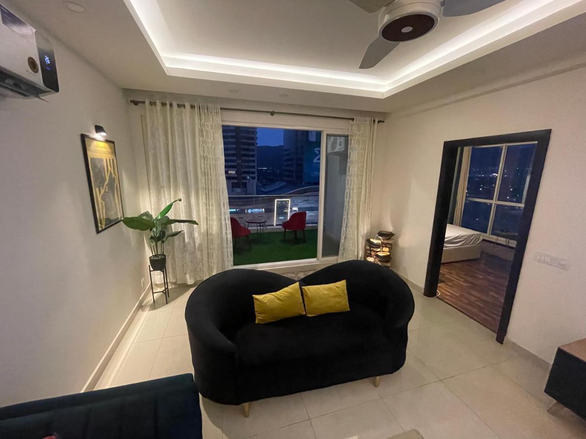 High Rise Presidential Suite In Elysium Opp Centaurus Islamabad Extérieur photo