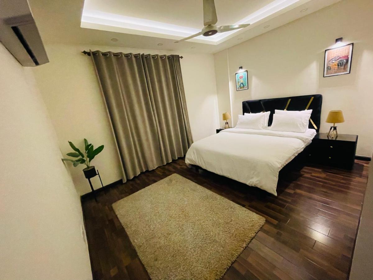 High Rise Presidential Suite In Elysium Opp Centaurus Islamabad Extérieur photo
