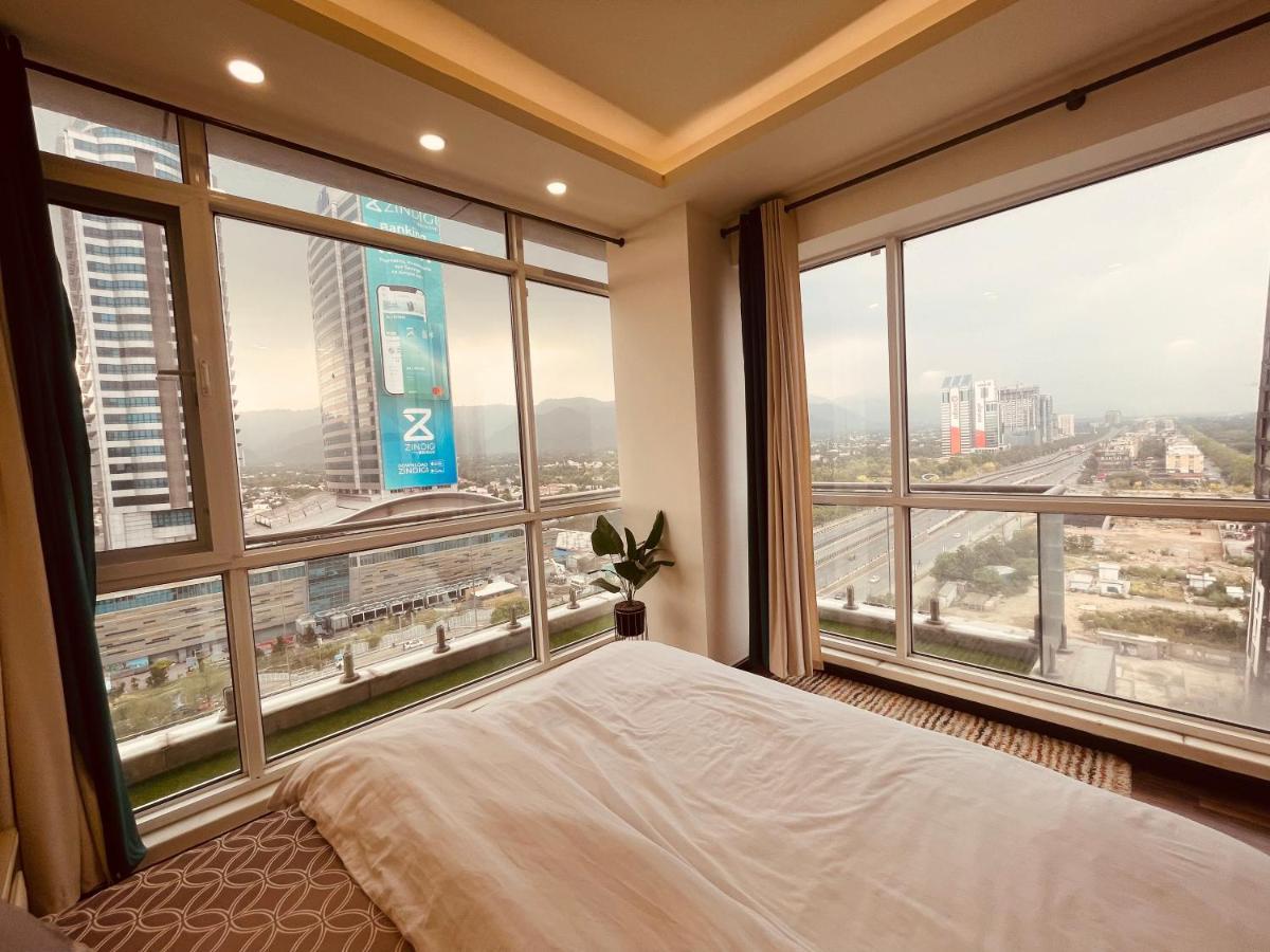 High Rise Presidential Suite In Elysium Opp Centaurus Islamabad Extérieur photo