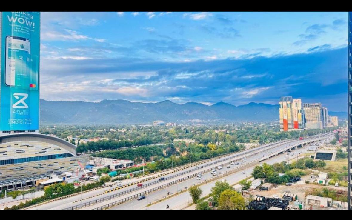 High Rise Presidential Suite In Elysium Opp Centaurus Islamabad Extérieur photo