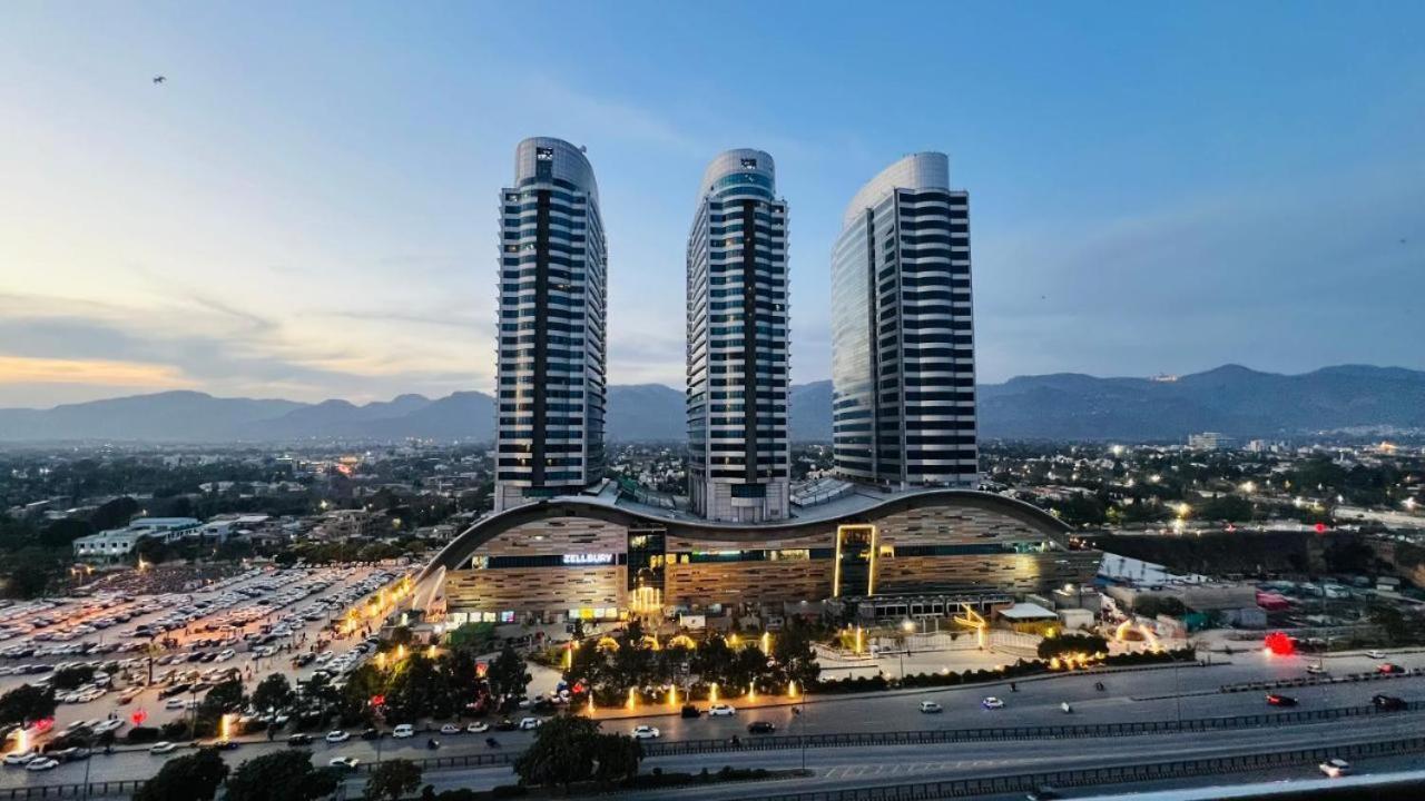 High Rise Presidential Suite In Elysium Opp Centaurus Islamabad Extérieur photo