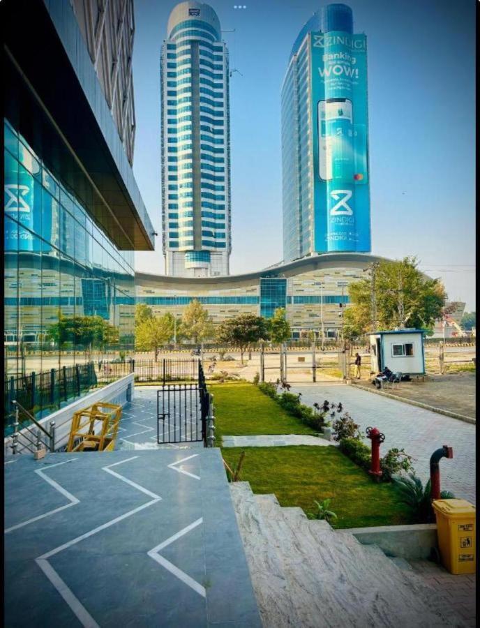 High Rise Presidential Suite In Elysium Opp Centaurus Islamabad Extérieur photo
